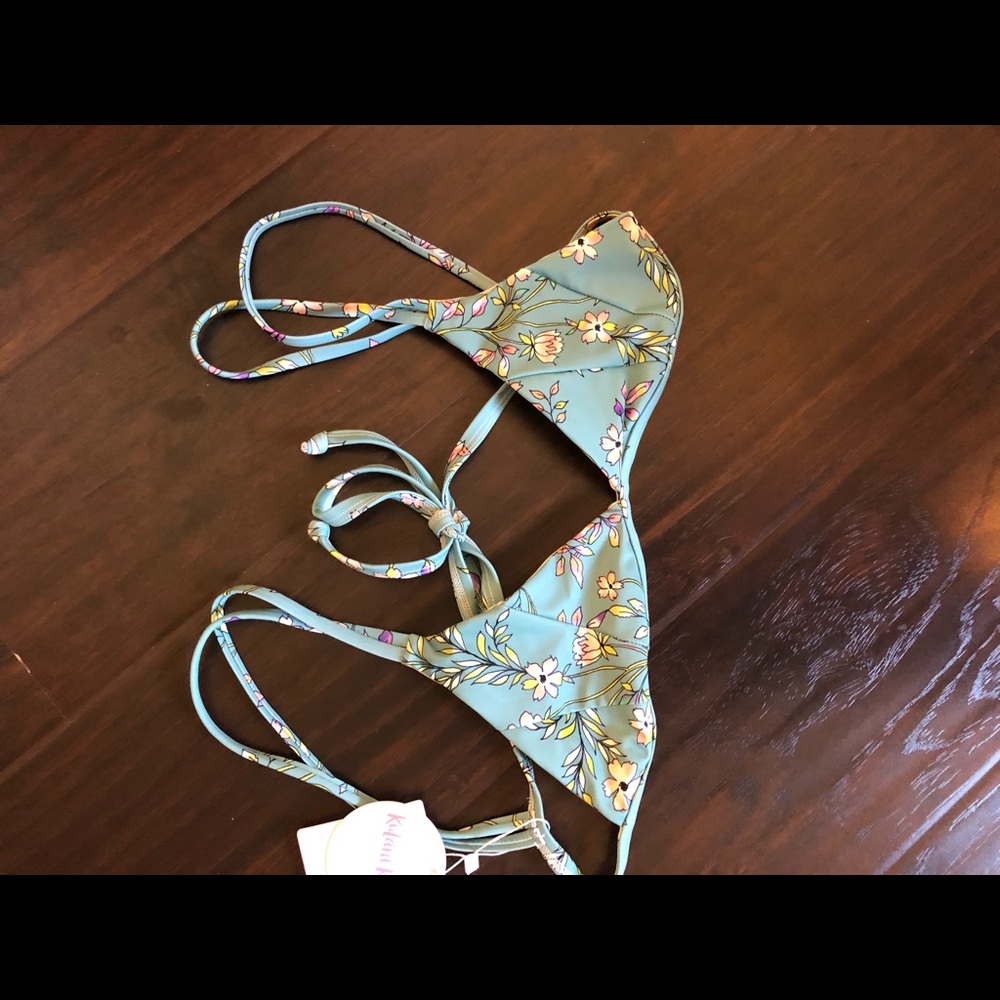 Kulani kinis top